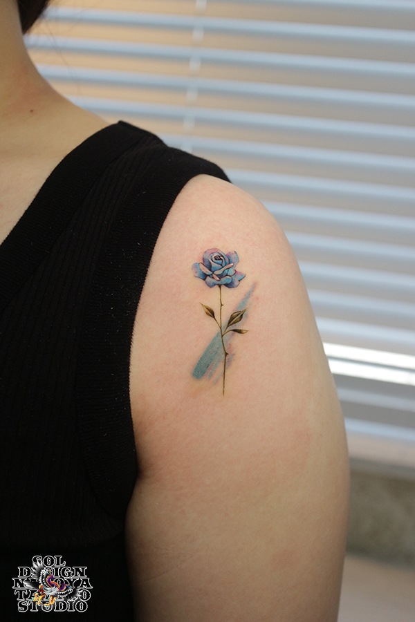 大須　タトゥー　女性